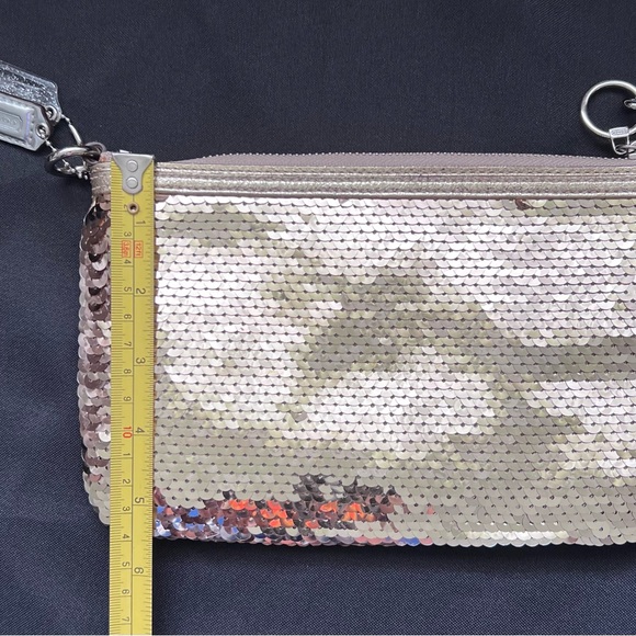 COACH Poppy Gold Sequin Wristlet - Picture 6 of 6